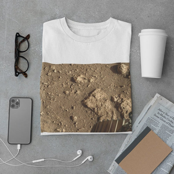 Jezero crater in Mars Men's Organic Cotton T-Shirt - darkmatterprints - Apparel